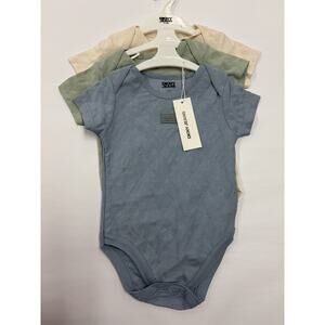 DKNY Baby Bodysuit 12-18 Months 3 Cotton Outfits Unisex Blue Green Beige NEW